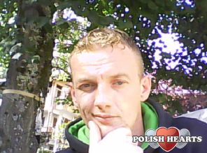 JESTEM WESOLYM CHLOPAKIEM LUBIACYM DOBRA ZABAWE NA MAXSA BEZ NALOGOW POSZUKUJE NOWYCH ZNAJOMOSCI PRZYGOD A MORZE CZEGOS WIECEJ MOZE TO WLASNIE TO TY BEDZIESZ TA KTURA MNIE POSKROMI  HMM HMM